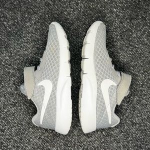 EUC! 9 Toddler Nike Sneakers